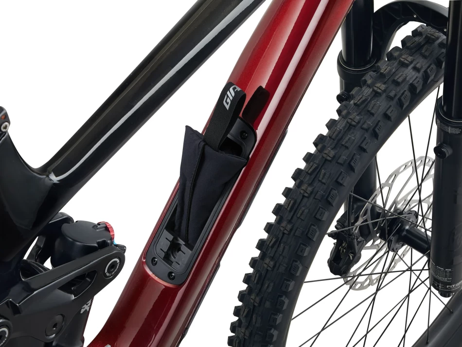 GIANT REIGN ADV 2 S SANGRIA/CARBON 12V